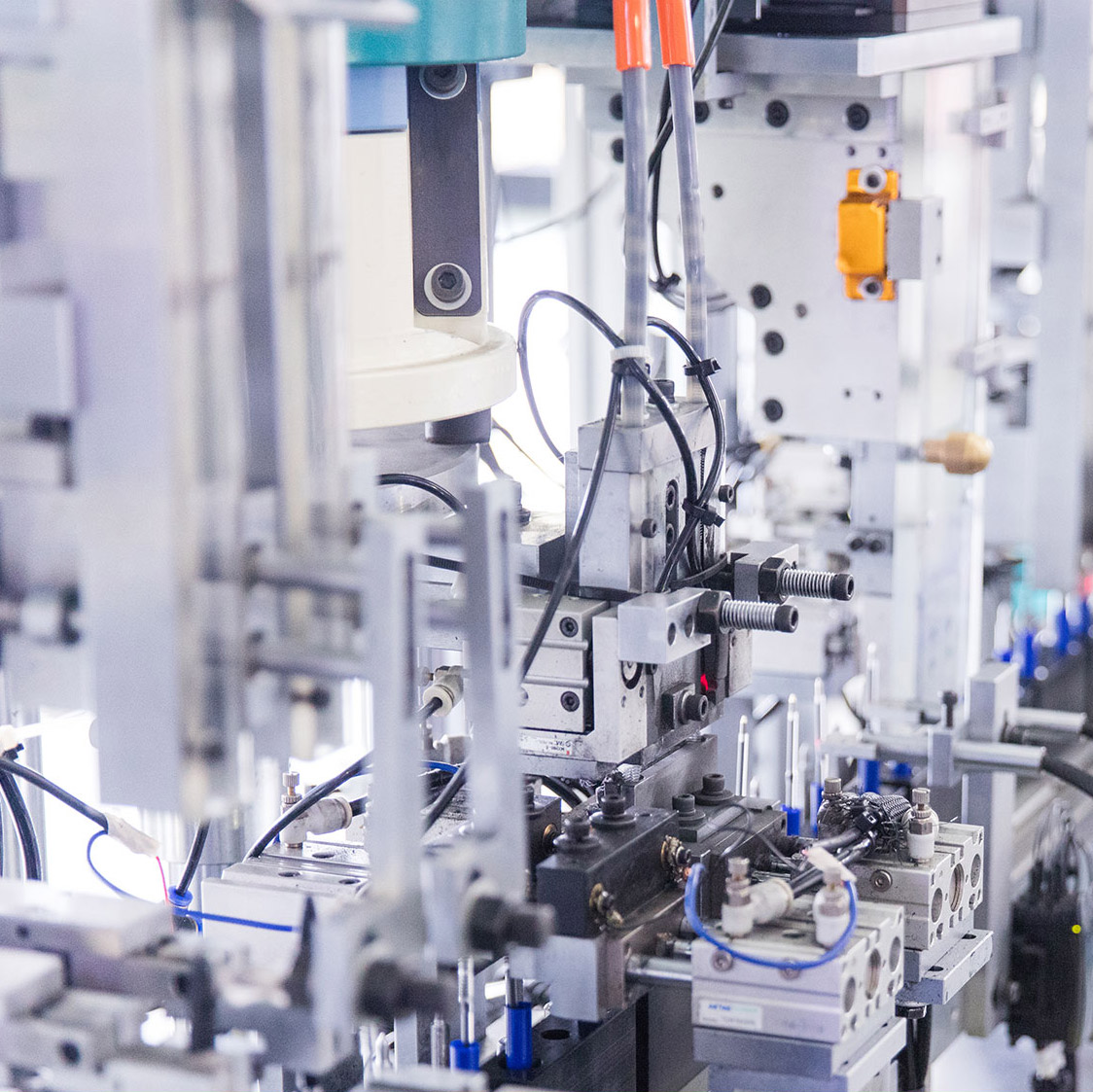 電子制造廠生產(chǎn)管理系統(tǒng)，先進(jìn)管理體系運(yùn)營(yíng)，助力打造智慧工廠